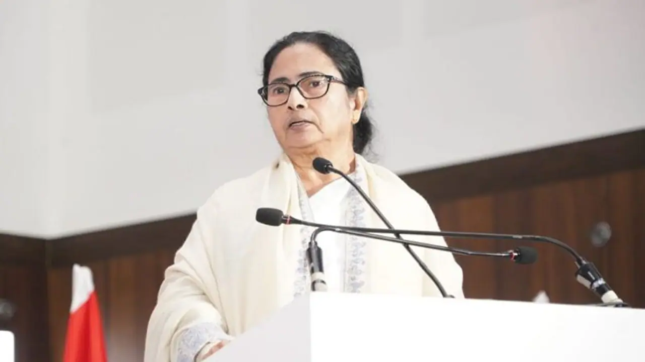 'ലോക്സഭാ തെരഞ്ഞെടുപ്പില്‍ ഒറ്റയ്ക്ക് മത്സരിക്കും'; സഖ്യത്തിനില്ലെന്ന് മമതാ ബാനര്‍ജി