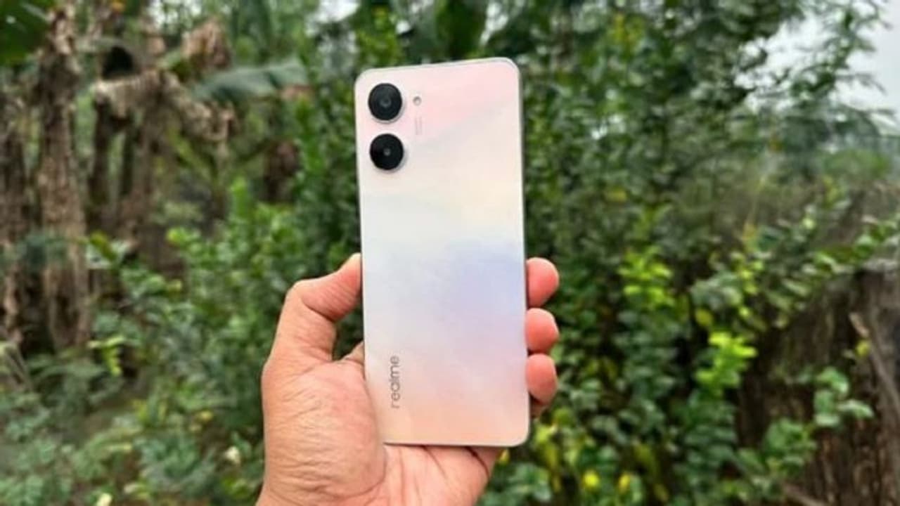 రియల్ మీ స్లిమ్ ఫోన్.. ఫోటోగ్రఫి కోసం స్పెషల్ మోడ్ ఇంకా ఎన్నో బెస్ట్ ఫీచర్స్ కూడా.. రియల్ మీ స్లిమ్ ఫోన్.. ఫోటోగ్రఫి కోసం స్పెషల్ మోడ్ ఇంకా ఎన్నో బెస్ట్ ఫీచర్స్ కూడా..