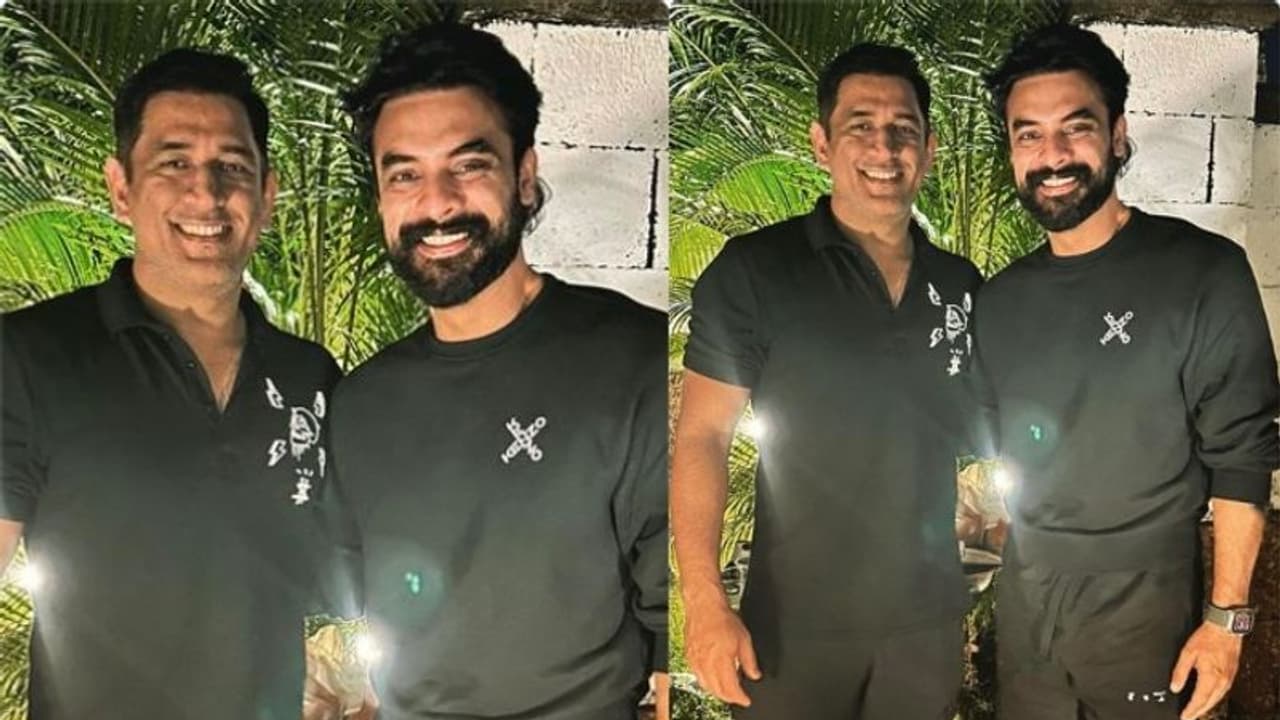 ‘ക്യാപ്റ്റൻ കൂൾ, എല്ലാവർക്കും മാതൃകയാണ് അദ്ദേഹം’; ധോണിയെ കുറിച്ച് ടൊവിനോ ‘ക്യാപ്റ്റൻ കൂൾ, എല്ലാവർക്കും മാതൃകയാണ് അദ്ദേഹം’; ധോണിയെ കുറിച്ച് ടൊവിനോ