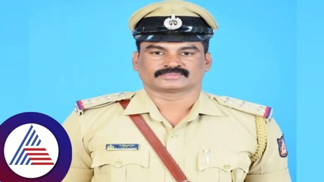 Chamarajanagar: ಇನ್ಸ್ಪೆಕ್ಟರ್ ಹುದ್ದೆಗೆ ರಾಜೀನಾಮೆ ನೀಡಿ ರಾಜಕೀಯಕ್ಕೆ ಎಂಟ್ರಿಕೊಟ್ಟ ಪುಟ್ಟಸ್ವಾಮಿ! Chamarajanagar: ಇನ್ಸ್ಪೆಕ್ಟರ್ ಹುದ್ದೆಗೆ ರಾಜೀನಾಮೆ ನೀಡಿ ರಾಜಕೀಯಕ್ಕೆ ಎಂಟ್ರಿಕೊಟ್ಟ ಪುಟ್ಟಸ್ವಾಮಿ!