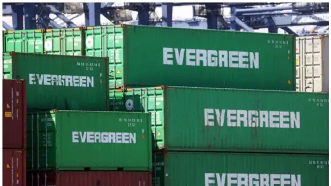 ബോണസായി ലഭിക്കുക നാല് വർഷത്തെ ശമ്പളത്തിനു തുല്യമായ തുക; ജീവനക്കാർക്ക് പുതുവർഷസമ്മാനമേകി ഈ കമ്പനി ബോണസായി ലഭിക്കുക നാല് വർഷത്തെ ശമ്പളത്തിനു തുല്യമായ തുക; ജീവനക്കാർക്ക് പുതുവർഷസമ്മാനമേകി ഈ കമ്പനി