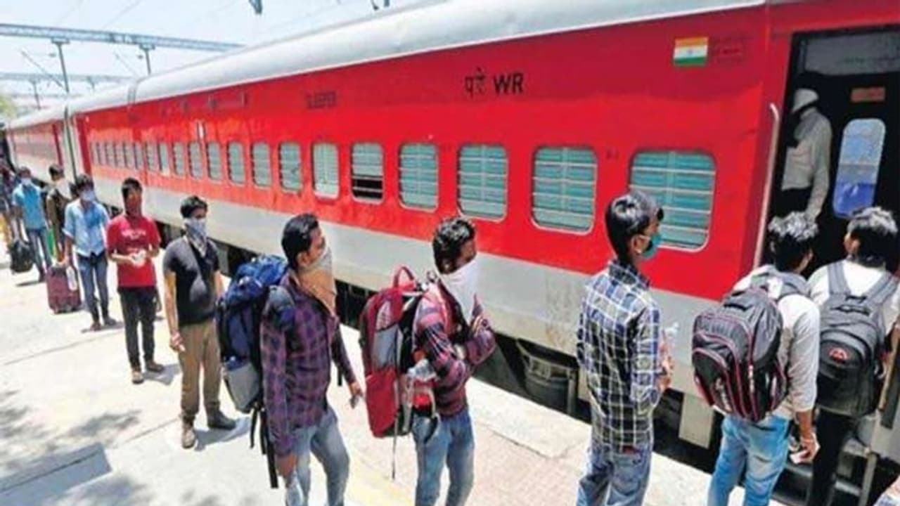 Cancel Trains : 10 जनवरी को कैंसिल हुईं 275 ट्रेन, यात्रा से पहले यहां देखें पूरी लिस्ट Cancel Trains : 10 जनवरी को कैंसिल हुईं 275 ट्रेन, यात्रा से पहले यहां देखें पूरी लिस्ट