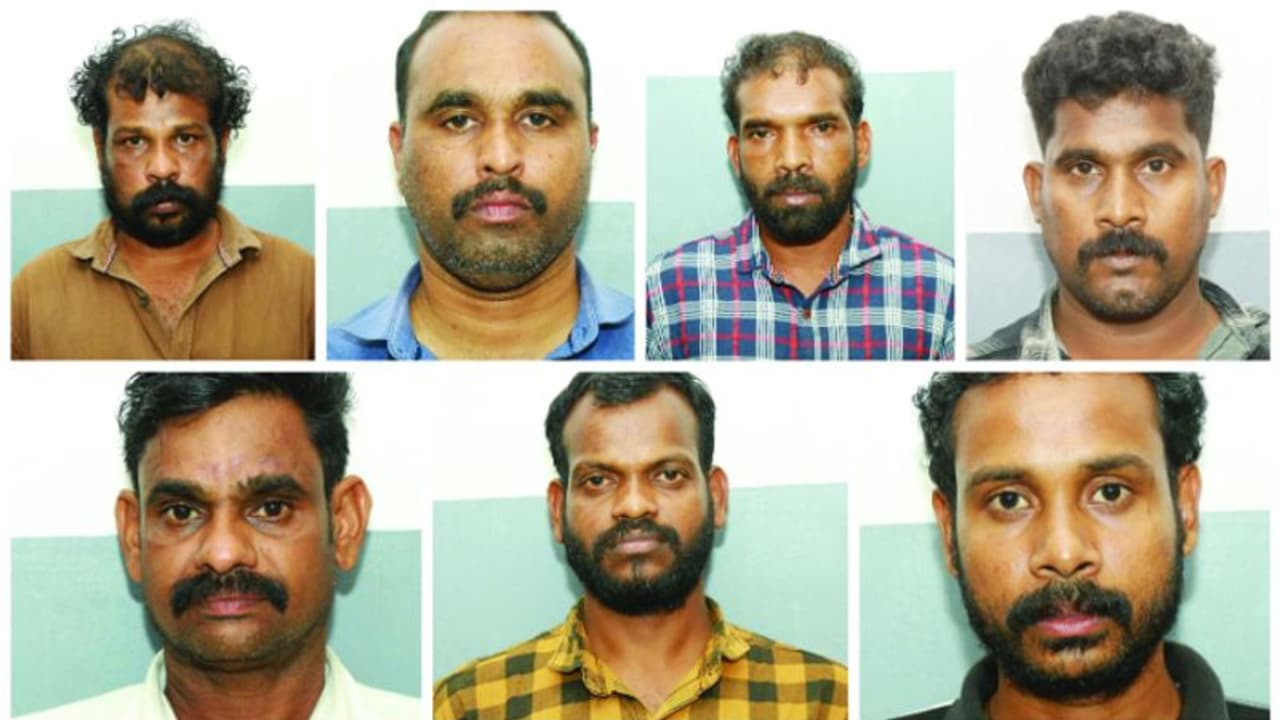 പുതുവത്സരദിനത്തിൽ പൊലീസുകാരെ കല്ലെറിഞ്ഞു പരിക്കേല്‍പിച്ചു, വാഹനം തകർത്തു; സംഭവത്തിലെ ഏഴ് പേർ കീഴടങ്ങി