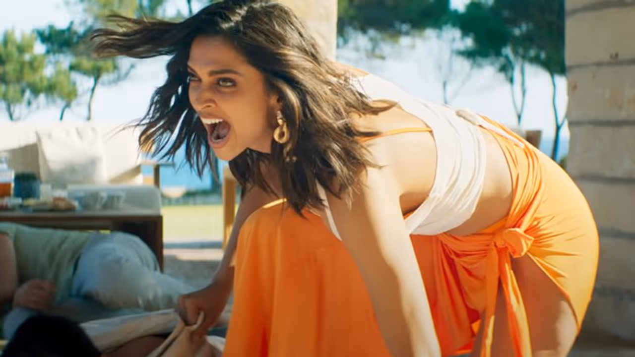 How is Deepika Padukone in real life? Fan narrates his experience meeting Pathaan actress at the LA airport How is Deepika Padukone in real life? Fan narrates his experience meeting Pathaan actress at the LA airport