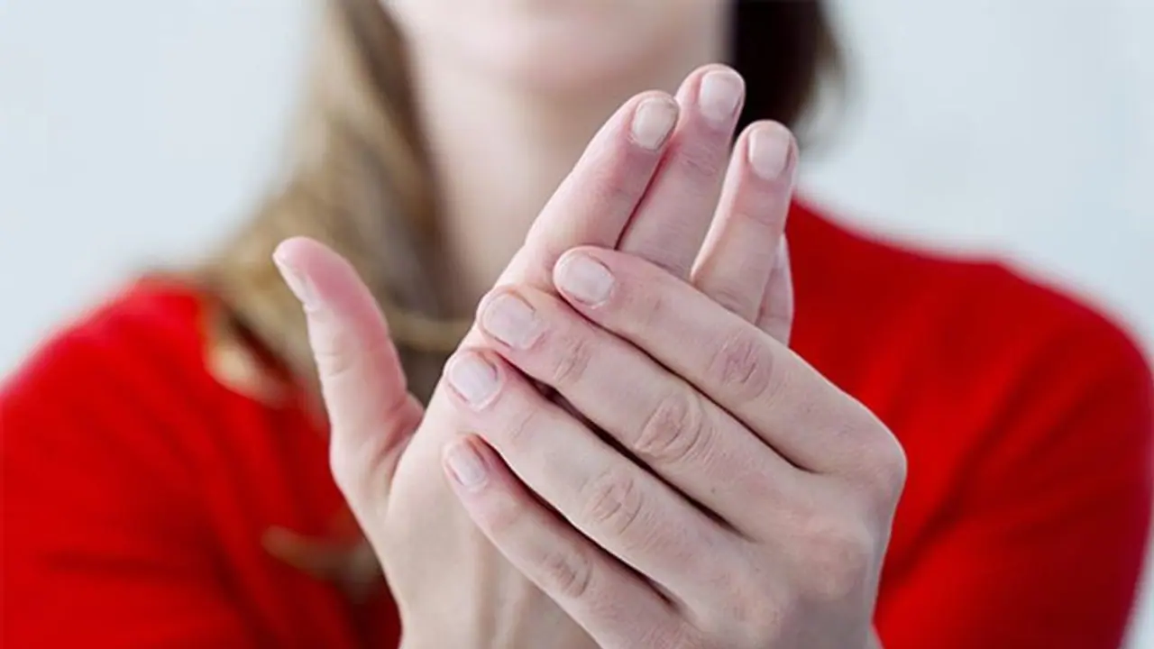 உள்ளங்கால், கைகளில் அதிக வியர்வை? தவிர்க்க சூப்பரான வழிகள் இங்கே..!! உள்ளங்கால், கைகளில் அதிக வியர்வை? தவிர்க்க சூப்பரான வழிகள் இங்கே..!!