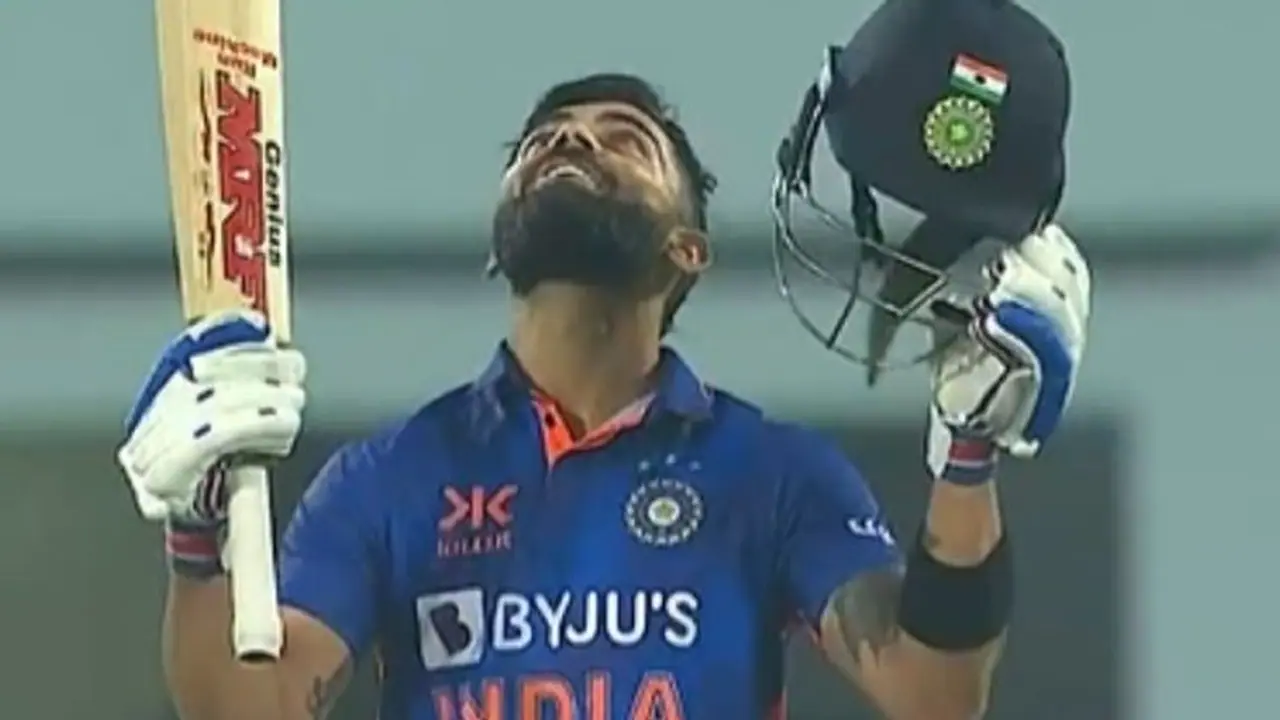 ODI யில் 45வது சதமடித்து சாதனை படைத்த கோலி! மெகா ஸ்கோர் அடித்து இலங்கைக்கு கடின இலக்கை நிர்ணயித்த இந்தியா ODI யில் 45வது சதமடித்து சாதனை படைத்த கோலி! மெகா ஸ்கோர் அடித்து இலங்கைக்கு கடின இலக்கை நிர்ணயித்த இந்தியா