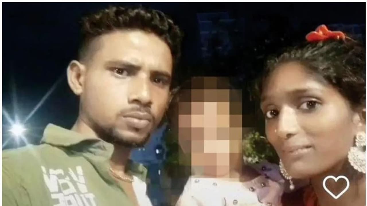 കാലില്ലാത്ത യാചകന് തോന്നിയ കുബുദ്ധി! രണ്ടര വയസുകാരിയെ കണ്ണീരോടെ തേടി നടന്ന് കുടുംബം, ഒടുവില്... കാലില്ലാത്ത യാചകന് തോന്നിയ കുബുദ്ധി! രണ്ടര വയസുകാരിയെ കണ്ണീരോടെ തേടി നടന്ന് കുടുംബം, ഒടുവില്...