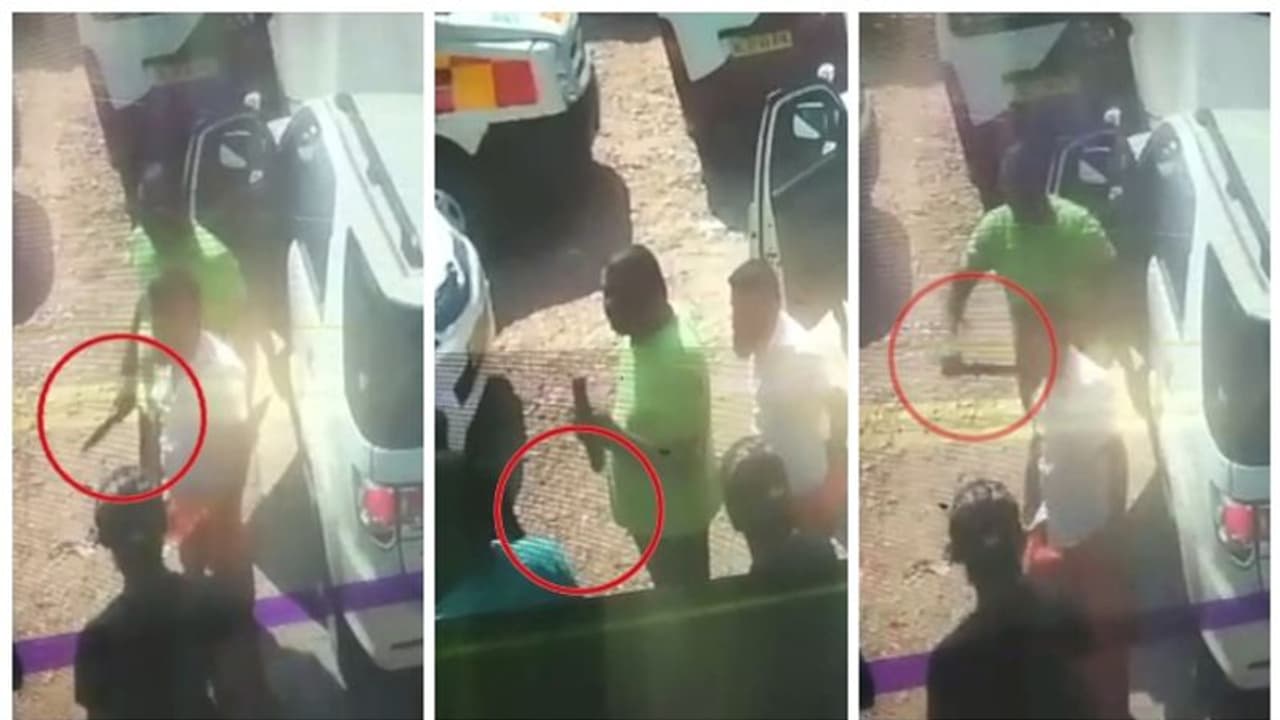 തലസ്ഥാനത്ത് വീണ്ടും ഗുണ്ടാവിളയാട്ടം; മെഡിക്കൽ കോളേജിൽ ആംബുലൻസ് ഡ്രൈവർമാരെ കത്തി കാട്ടി ഭീഷണിപ്പെടുത്തി തലസ്ഥാനത്ത് വീണ്ടും ഗുണ്ടാവിളയാട്ടം; മെഡിക്കൽ കോളേജിൽ ആംബുലൻസ് ഡ്രൈവർമാരെ കത്തി കാട്ടി ഭീഷണിപ്പെടുത്തി