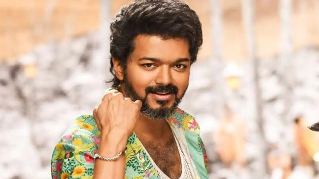 രാഷ്ട്രീയത്തില്‍ ഇറങ്ങണോ?; ആരാധകര്‍ക്കിടയില്‍ വിജയിയുടെ അഭിപ്രായ സര്‍വേ