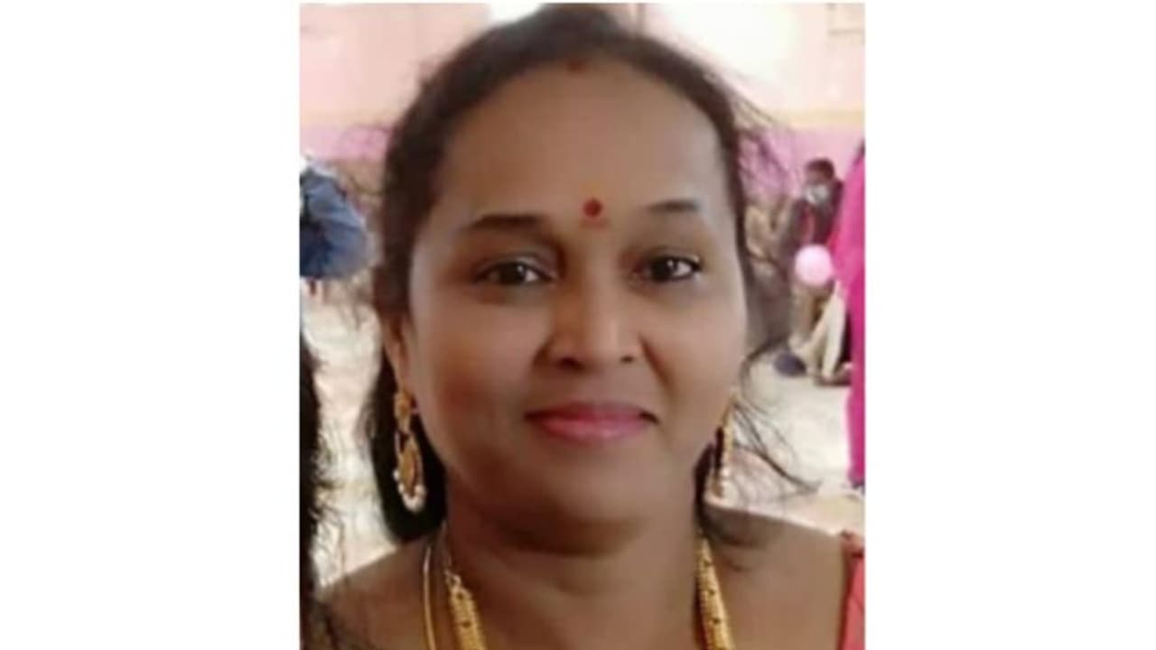 ചികിത്സക്കായി നാട്ടിൽ പോയ പ്രവാസി അധ്യാപിക ഹൃദയാഘാതം മൂലം മരിച്ചു ചികിത്സക്കായി നാട്ടിൽ പോയ പ്രവാസി അധ്യാപിക ഹൃദയാഘാതം മൂലം മരിച്ചു