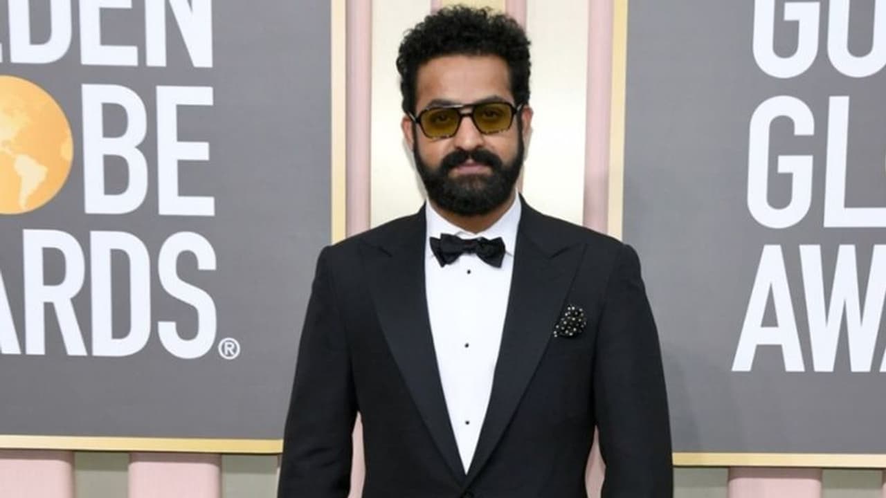 ఎన్టీఆర్ ఇంగ్లీష్ యాసపై ట్రోల్స్.. దిమ్మతిరిగే రిప్లై ఇచ్చిన తారక్.. ఎన్టీఆర్ ఇంగ్లీష్ యాసపై ట్రోల్స్.. దిమ్మతిరిగే రిప్లై ఇచ్చిన తారక్..