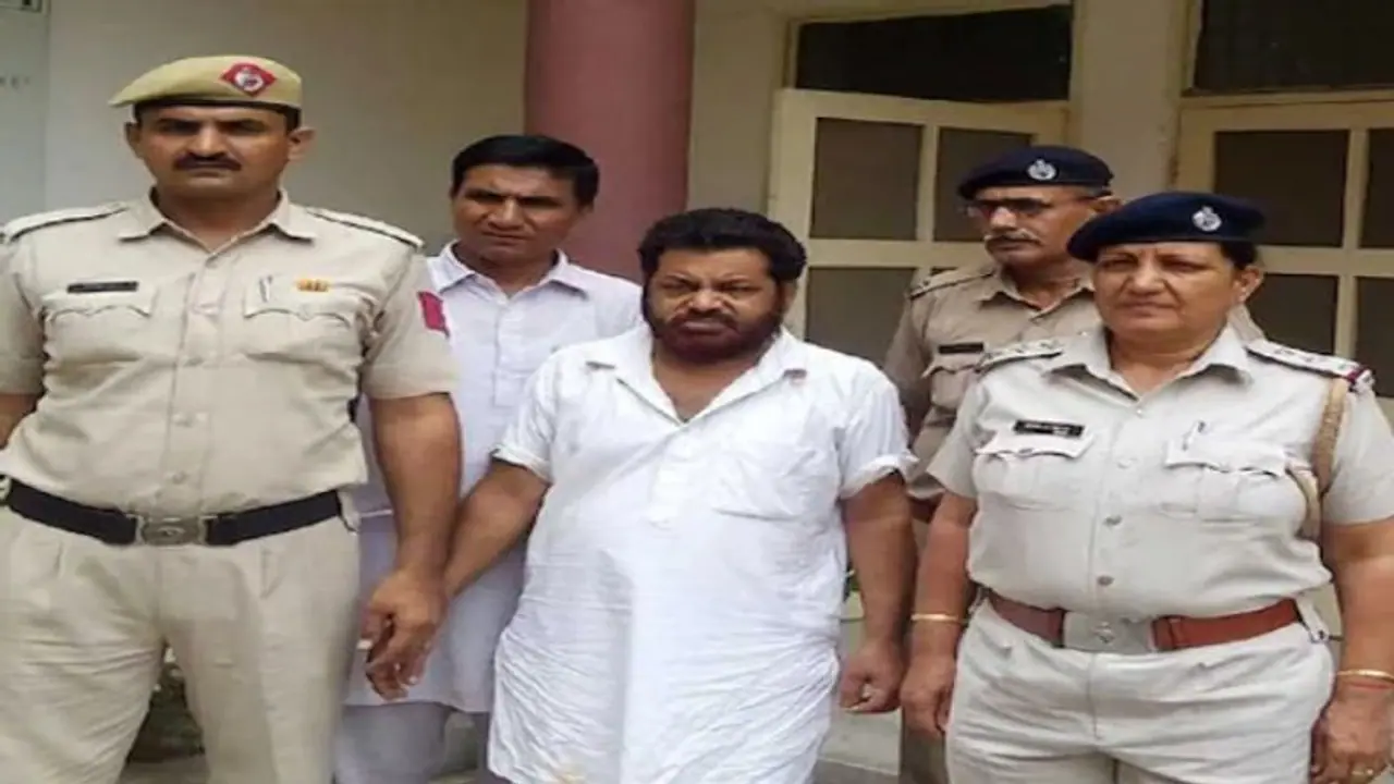 तंत्र मंत्र की आड़ में किया 100 से अधिक महिलाओं से रेप, कोर्ट ने दी 14 साल की सजा तो रो पड़ा हैवान तंत्र मंत्र की आड़ में किया 100 से अधिक महिलाओं से रेप, कोर्ट ने दी 14 साल की सजा तो रो पड़ा हैवान