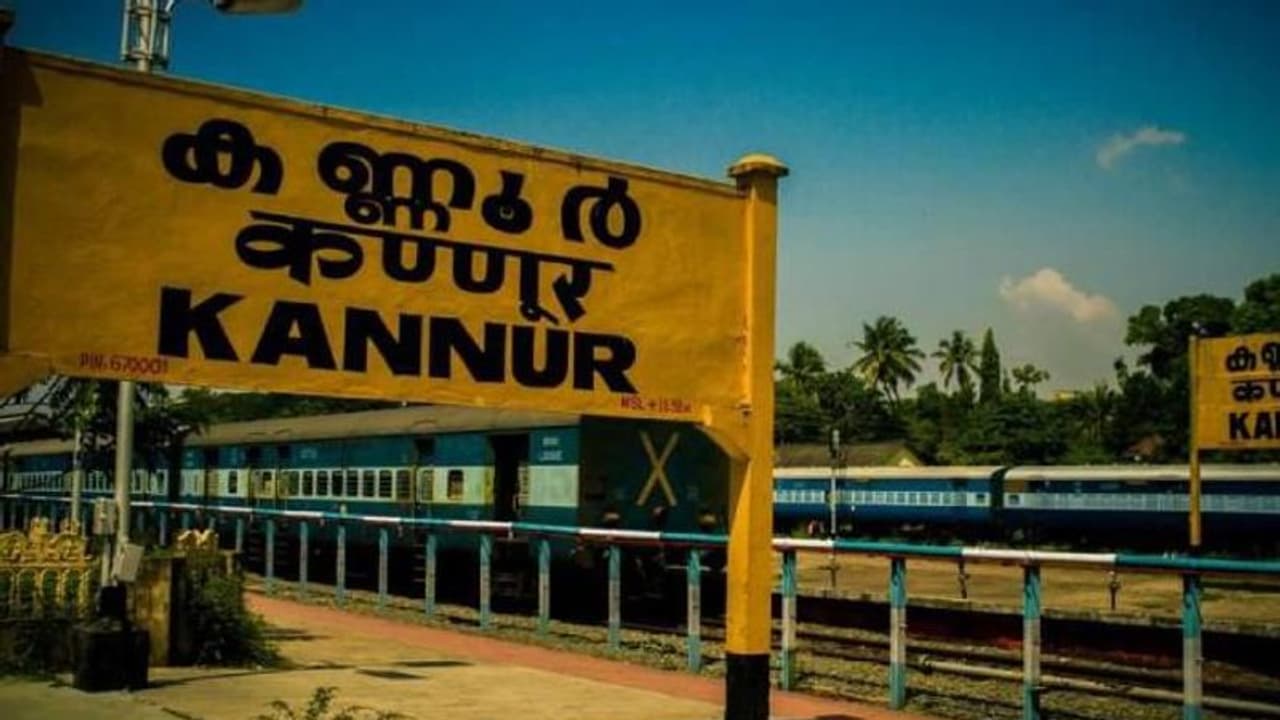 കണ്ണൂരിൽ ക്ഷേത്രം മേൽശാന്തിക്ക് വെട്ടേറ്റു; ആശുപത്രിയിൽ