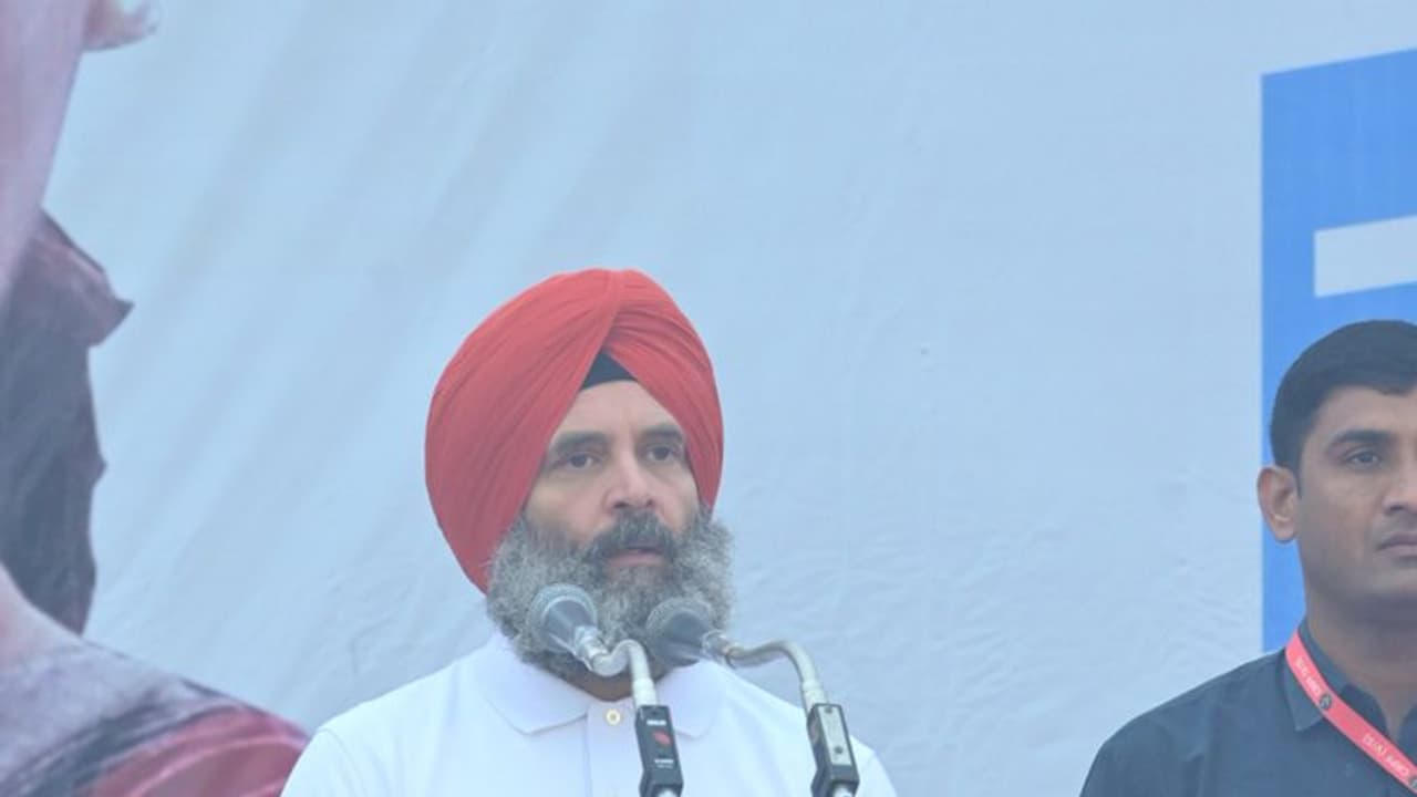 ನಾನು RSS ಕಚೇರಿಗೆ ಬರ್ಬೇಕಾದ್ರೆ ನನ್ನ ತಲೆ ಕಡೀಬೇಕಷ್ಟೇ: ರಾಹುಲ್ ಗಾಂಧಿ ನಾನು RSS ಕಚೇರಿಗೆ ಬರ್ಬೇಕಾದ್ರೆ ನನ್ನ ತಲೆ ಕಡೀಬೇಕಷ್ಟೇ: ರಾಹುಲ್ ಗಾಂಧಿ