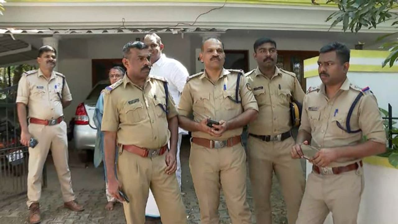 കുന്നംകുളത്ത് ആളില്ലാത്ത വീട്ടിൽ നിന്ന് 95 പവൻ കവർന്ന സംഭവം: പ്രതി പിടിയിൽ, 80 പവൻ സ്വർണം കണ്ടെത്തി