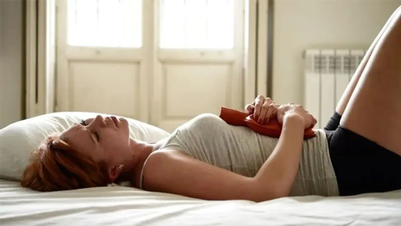 पीरियड्स के दौरान सेक्स करना सही या गलत? जानें एक्सपर्ट्स की राय पीरियड्स के दौरान सेक्स करना सही या गलत? जानें एक्सपर्ट्स की राय