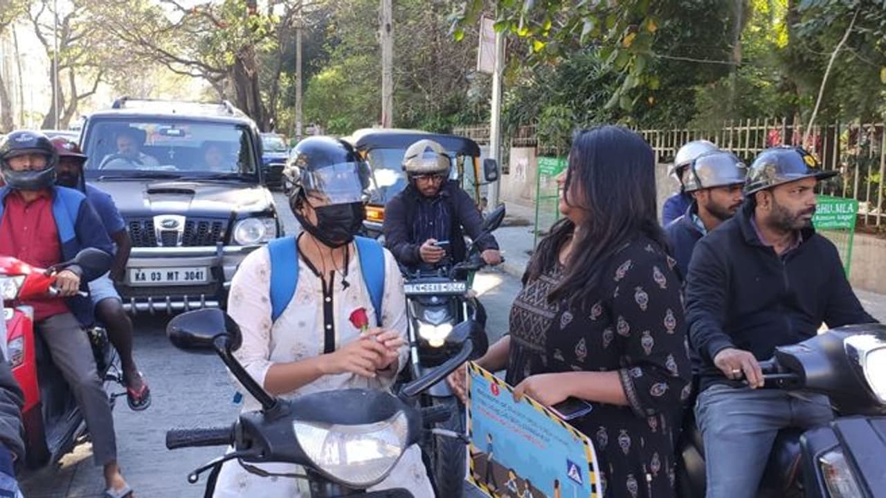 സുരക്ഷിത ഡ്രൈവിങ്; ബോധവത്കരണവുമായി നമ്മ ബെം​ഗളൂരു ഫൗണ്ടേഷൻ