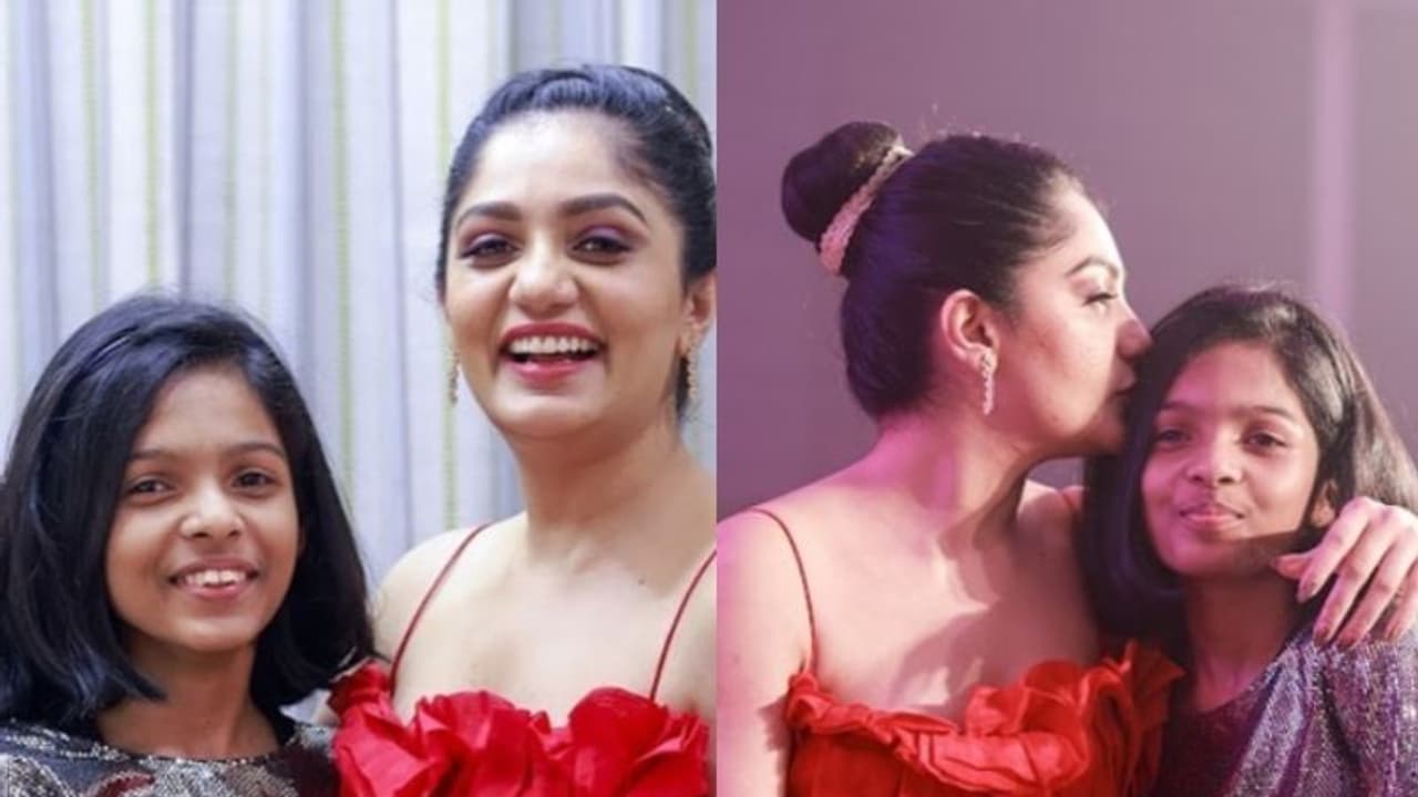 മകൾക്കൊപ്പമുള്ള ചിത്രങ്ങൾ പങ്കുവെച്ച് ആര്യ; കമന്റിന് മറുപടിയും മകൾക്കൊപ്പമുള്ള ചിത്രങ്ങൾ പങ്കുവെച്ച് ആര്യ; കമന്റിന് മറുപടിയും