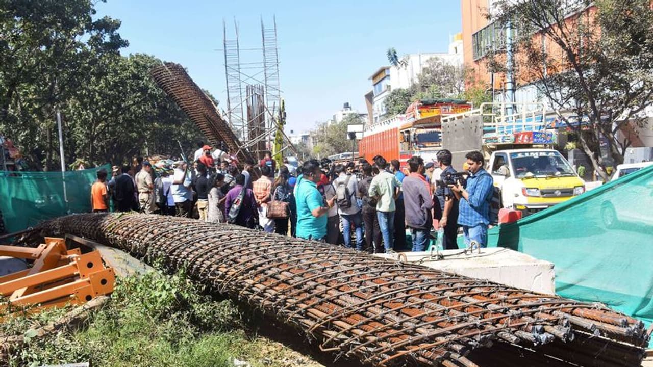 Bengaluru: ಮೆಟ್ರೋ ಪಿಲ್ಲರ್ ಬಿದ್ದು ತಾಯಿ ಮಗು ಸಾವು: ಚಾರ್ಜ್ಶೀಟ್ ಸಲ್ಲಿಸಿದ ಪೊಲೀಸರು Bengaluru: ಮೆಟ್ರೋ ಪಿಲ್ಲರ್ ಬಿದ್ದು ತಾಯಿ ಮಗು ಸಾವು: ಚಾರ್ಜ್ಶೀಟ್ ಸಲ್ಲಿಸಿದ ಪೊಲೀಸರು