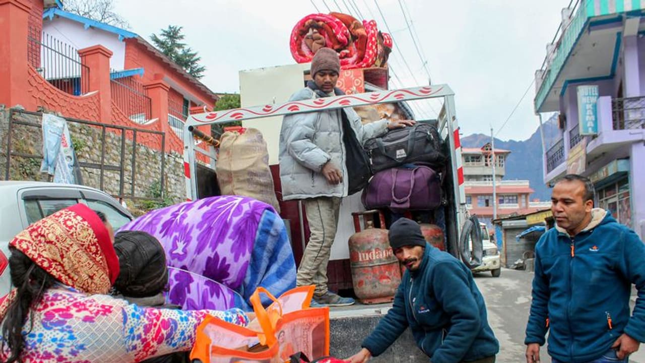 జోషిమఠ్ నుంచి ప్రజలను తరలించే ప్రక్రియ కొనసాగుతోంది.. : ఉత్తరాఖండ్ సీఎం పుష్క‌ర్ సింగ్ ధామి