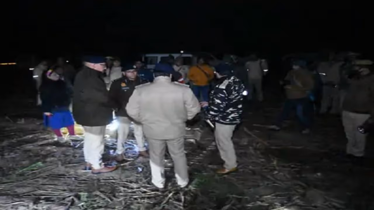 'गन्ना हम काटेंगे' के एलान के बाद दो पक्षों में खूनी संघर्ष, 135 बीघा जमीन के लिए ट्रिपल मर्डर 'गन्ना हम काटेंगे' के एलान के बाद दो पक्षों में खूनी संघर्ष, 135 बीघा जमीन के लिए ट्रिपल मर्डर