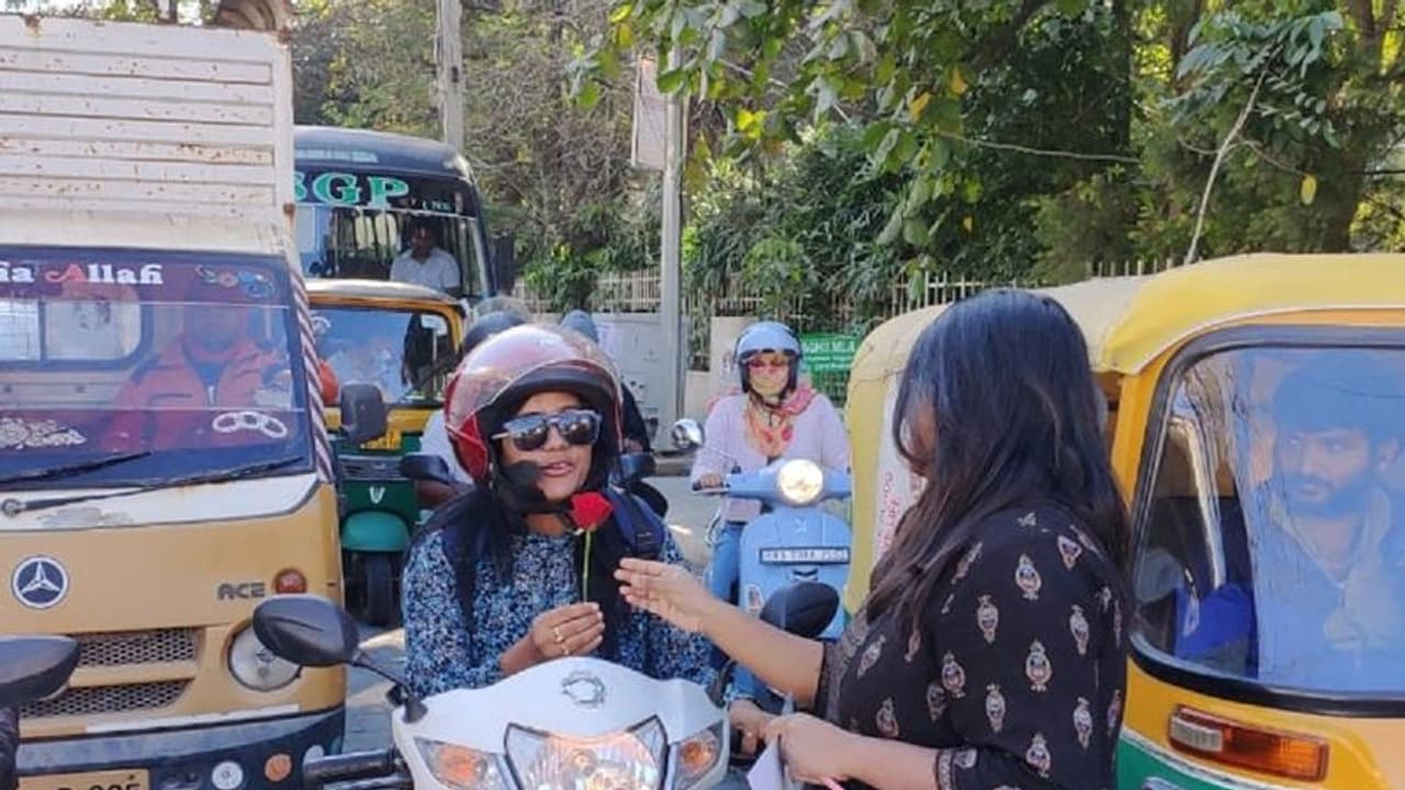 Road Safety Week: பெங்களூரில் சாலை பாதுகாப்பு வார விழிப்புணர்வு நிகழ்ச்சிகள் தொடக்கம் Road Safety Week: பெங்களூரில் சாலை பாதுகாப்பு வார விழிப்புணர்வு நிகழ்ச்சிகள் தொடக்கம்