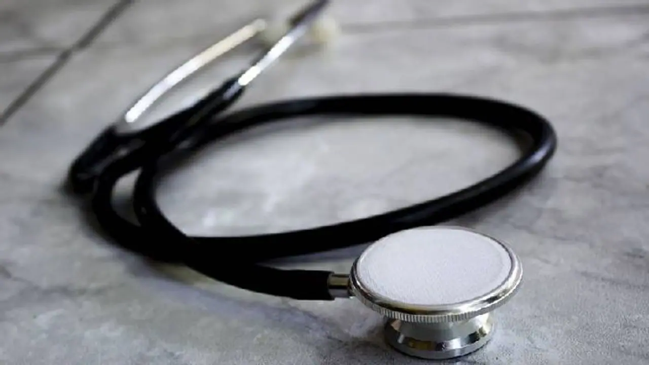 രണ്ടു പതിറ്റാണ്ടോളമായി മനശാസ്ത്രജ്ഞ ചമഞ്ഞു, 60 കാരി സമ്പാദിച്ചത് 8.16 കോടി