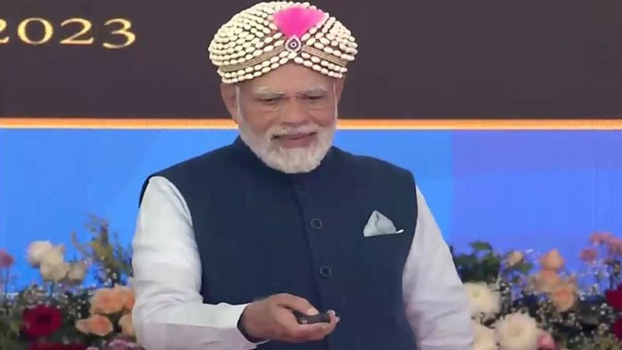 ಯುವ ಸಮೂಹಕ್ಕೆ ಕನ್ನಡದಲ್ಲೇ ಮೋದಿ ಸಂದೇಶ, ಹುಬ್ಬಳ್ಳಿ ಯವಜನೋತ್ಸವದಲ್ಲಿ ಪ್ರಧಾನಿ ಭಾಷಣ!