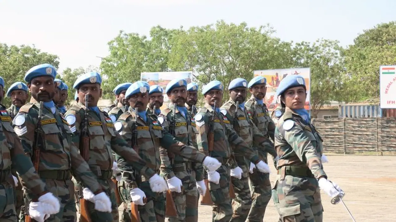 ದೇಶ ಕಾಯುವ ಸೈನಿಕರಿಗೆ ಉನ್ನತ ಸ್ಥಾನ ದೇಶ ಕಾಯುವ ಸೈನಿಕರಿಗೆ ಉನ್ನತ ಸ್ಥಾನ