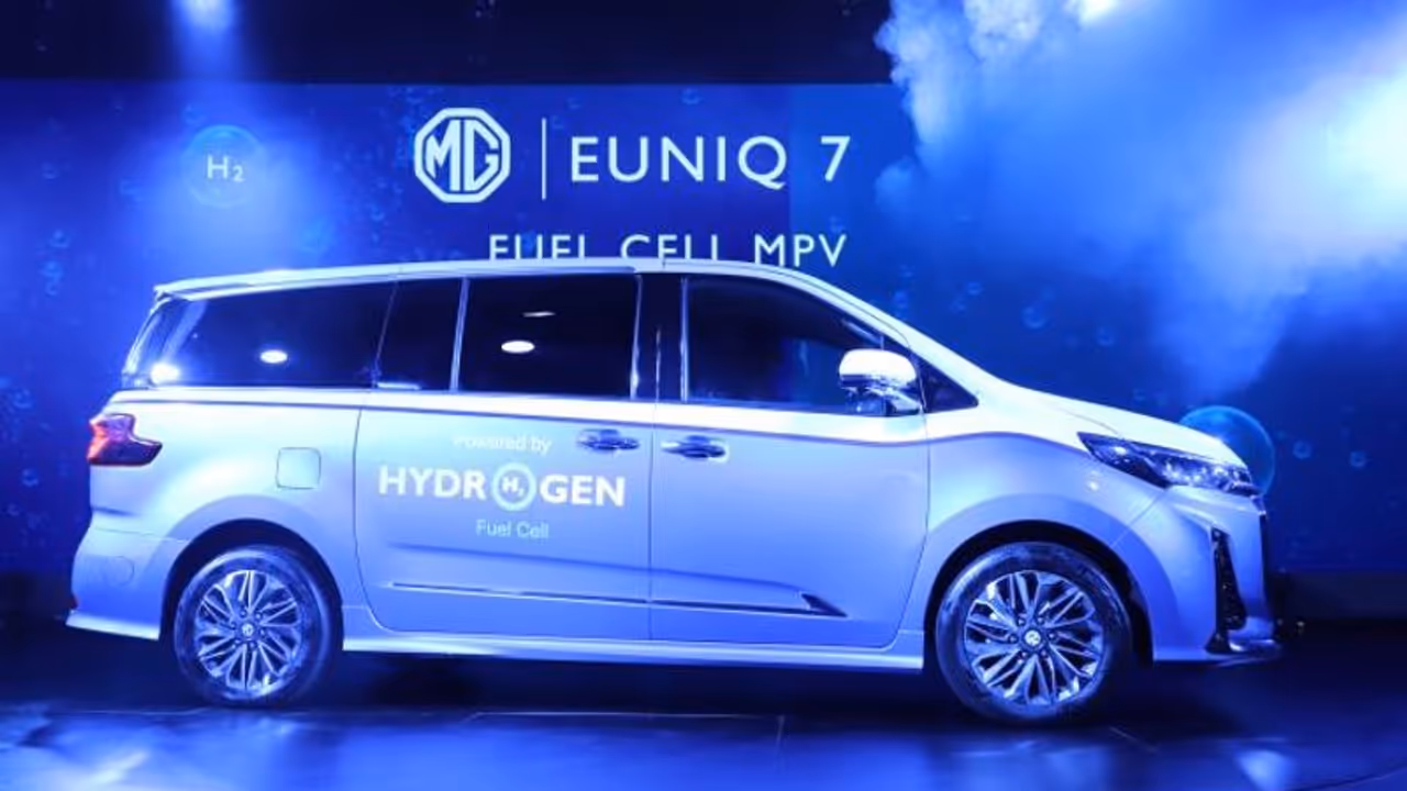 Auto Expo 2023: Meet EUNIQ 7, world's first hydrogen fuel cell MPV