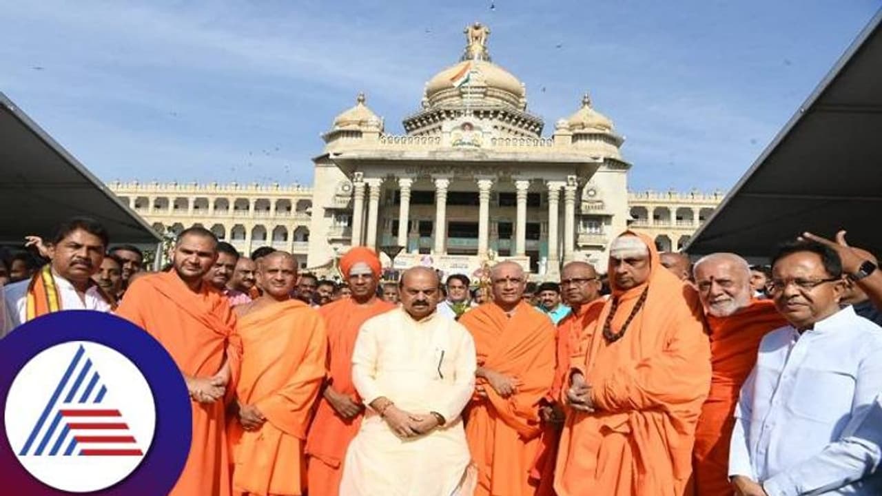 ಕೆಂಪೇಗೌಡರ ಹೆಸರಲ್ಲಿ ಬೆಂಗಳೂರು ಹಬ್ಬ ಮಾಡಬೇಕು: ನಂಜಾವಧೂತ ಸ್ವಾಮೀಜಿ 