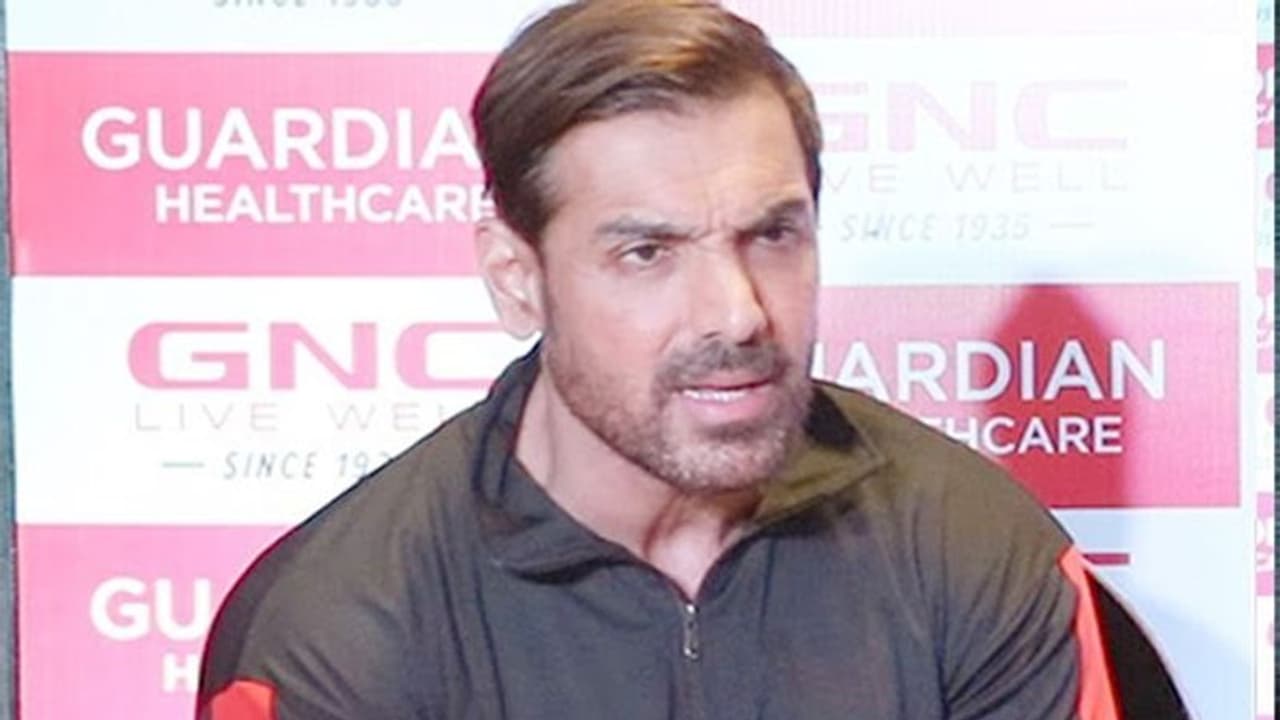 क्या नाराज हैं SRK संग पहली बार काम कर रहे जॉन अब्राहम? 'पठान' के सवाल पर दिया चौंकाने वाला रिएक्शन क्या नाराज हैं SRK संग पहली बार काम कर रहे जॉन अब्राहम? 'पठान' के सवाल पर दिया चौंकाने वाला रिएक्शन