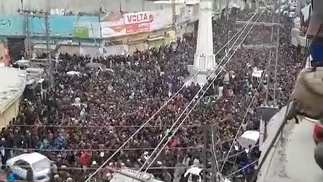 टूटने की कगार पर पहुंचा कंगाल पाकिस्तान, गिलगित बाल्टिस्तान के बाद अब POK से भी उठी भारत में विलय की मांग