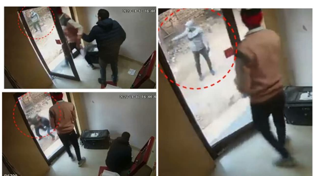 സുരക്ഷാ ജീവനക്കാരനെ കൊന്ന് എടിഎം കവർച്ച: ഞെട്ടിക്കുന്ന സിസിടിവി ദൃശ്യങ്ങൾ പുറത്ത് സുരക്ഷാ ജീവനക്കാരനെ കൊന്ന് എടിഎം കവർച്ച: ഞെട്ടിക്കുന്ന സിസിടിവി ദൃശ്യങ്ങൾ പുറത്ത്