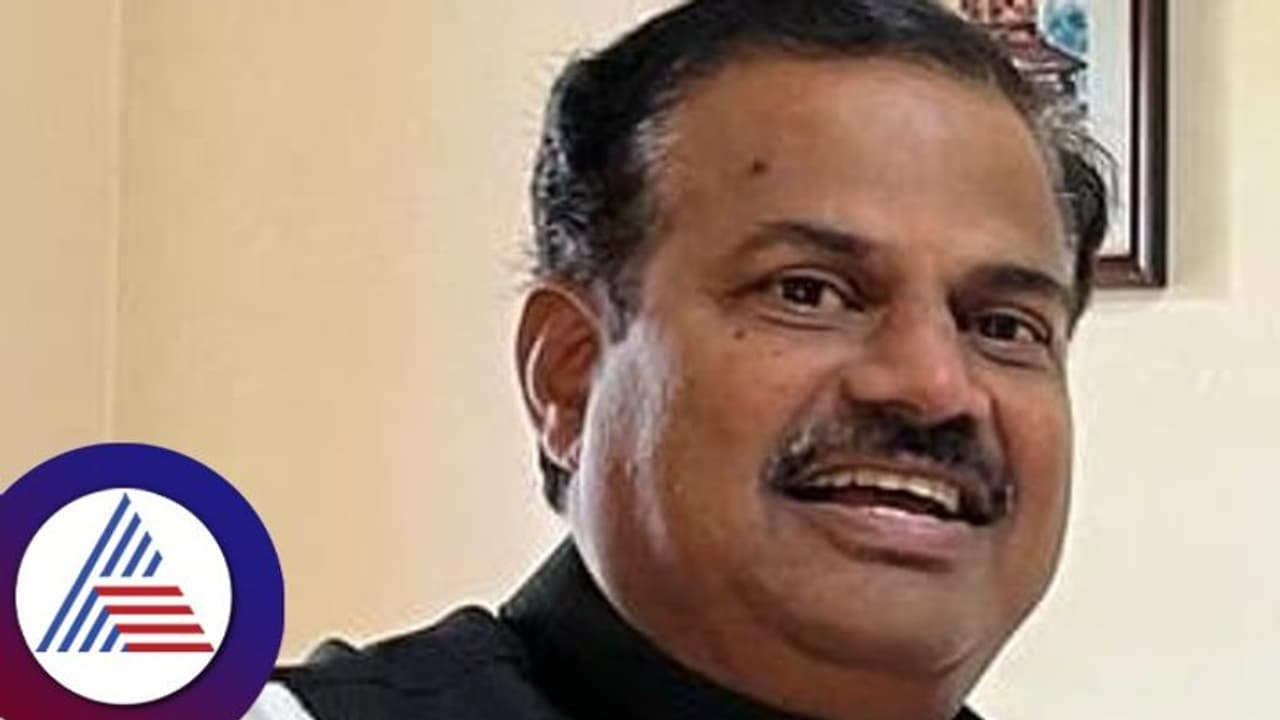 ಯುವಜನರ ಸಮಾಧಿ ಮೇಲೆ ಯುವಜನೋತ್ಸವ ಮಾಡಲಾಗುತ್ತಿದೆ: ನೀರಲಕೇರಿ ಕಿಡಿ ಯುವಜನರ ಸಮಾಧಿ ಮೇಲೆ ಯುವಜನೋತ್ಸವ ಮಾಡಲಾಗುತ್ತಿದೆ: ನೀರಲಕೇರಿ ಕಿಡಿ