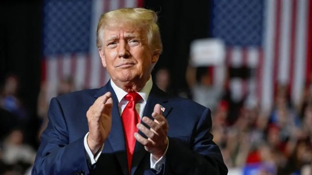 ತೆರಿಗೆ ವಂಚನೆ ಕೇಸಲ್ಲಿ ಮಾಜಿ ಅಧ್ಯಕ್ಷ ಟ್ರಂಪ್ಗೆ 13 ಕೋಟಿ ರೂ ದಂಡ ತೆರಿಗೆ ವಂಚನೆ ಕೇಸಲ್ಲಿ ಮಾಜಿ ಅಧ್ಯಕ್ಷ ಟ್ರಂಪ್ಗೆ 13 ಕೋಟಿ ರೂ ದಂಡ