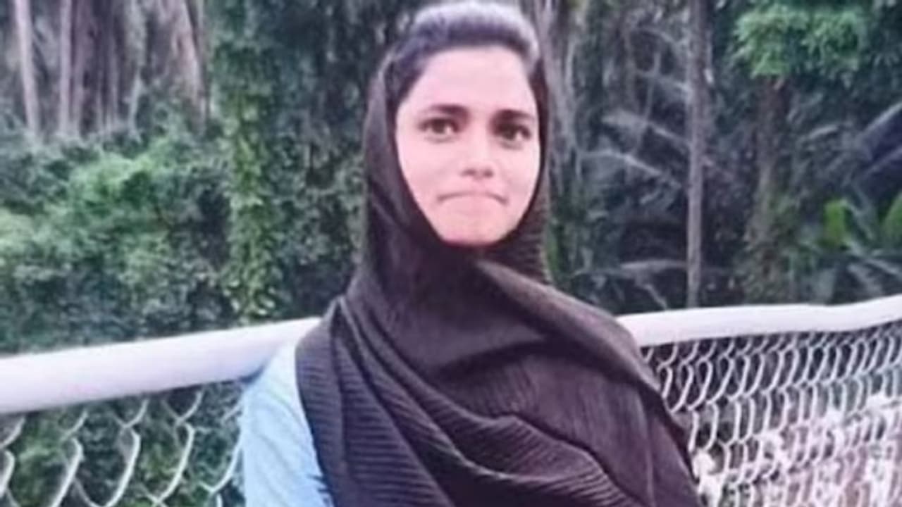 വിവാഹത്തലേന്ന് ഫോട്ടോ എടുക്കുന്നതിനിടെ വധു കുഴഞ്ഞ് വീണ് മരിച്ചു; സംഭവം മലപ്പുറത്ത്