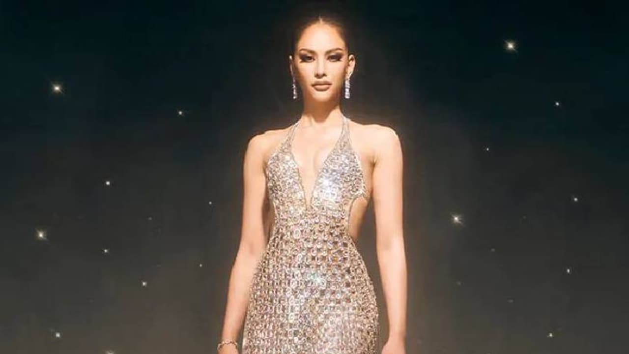 മിസ് യൂണിവേഴ്സ് തായ്‍ലാൻഡിന്റെ ​ഗൗൺ നിർമ്മിച്ചത് മാലിന്യത്തിൽ നിന്നും, വൈറലായി അന്നയുടെ കഥ