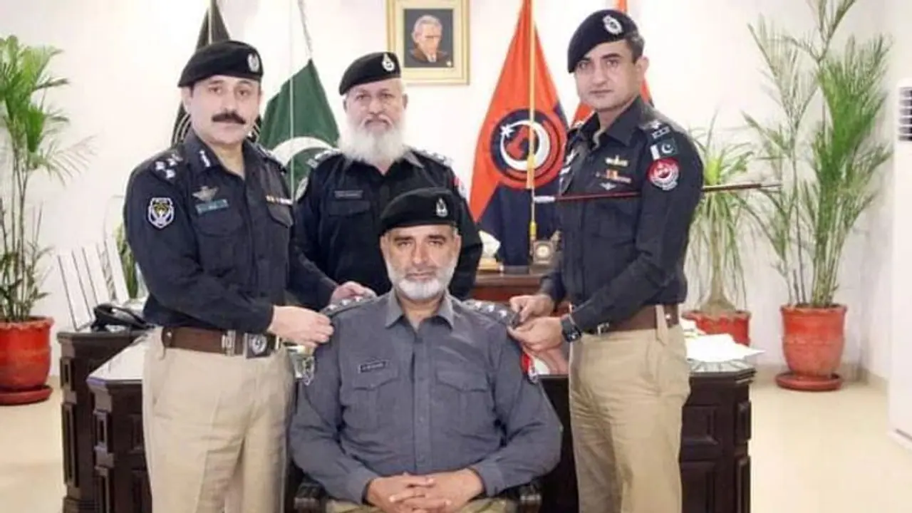 PAK के पेशावर में पुलिस स्टेशन पर आतंकी हमला, DSP सहित 3 पुलिसकर्मी मारे गए, हैंड ग्रेनेड और स्नाइपर गन का यूज