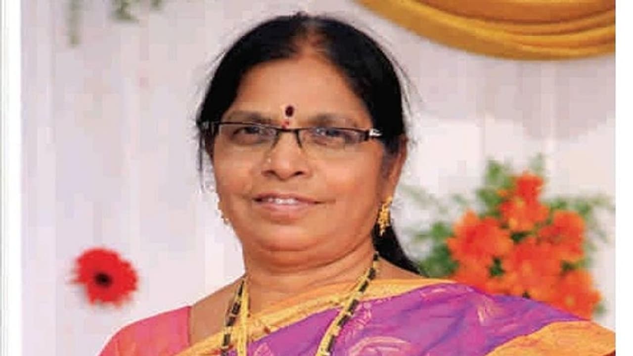 డా.చీదెళ్ళ సీతాలక్ష్మి కవిత : అవనికి వేడుక