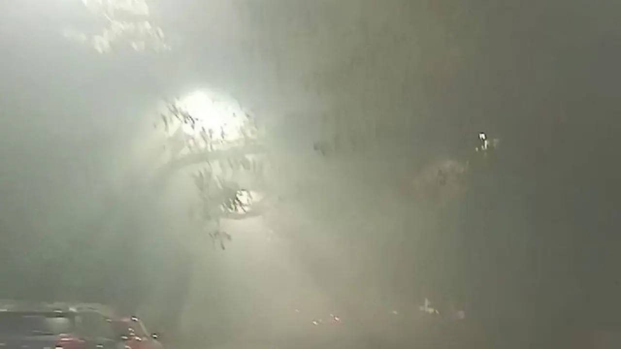 Air pollution: மூச்சுத் திணறும் சென்னை! போகி கொண்டாட்டத்தால் அதிகரிக்கும் காற்று மாசு! Air pollution: மூச்சுத் திணறும் சென்னை! போகி கொண்டாட்டத்தால் அதிகரிக்கும் காற்று மாசு!