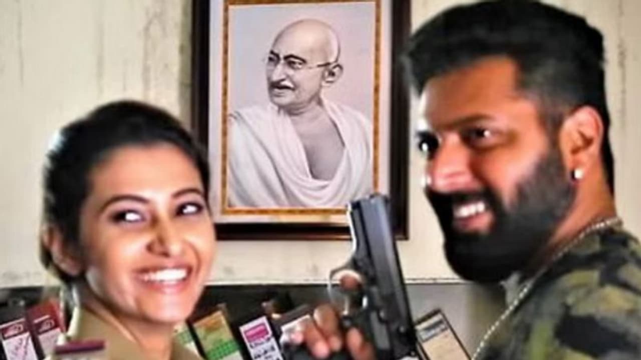 കാത്തിരിപ്പുകള്ക്ക് ഒടുവില് ജയം രവി ചിത്രം 'അഗിലൻ' വരുന്നു കാത്തിരിപ്പുകള്ക്ക് ഒടുവില് ജയം രവി ചിത്രം 'അഗിലൻ' വരുന്നു