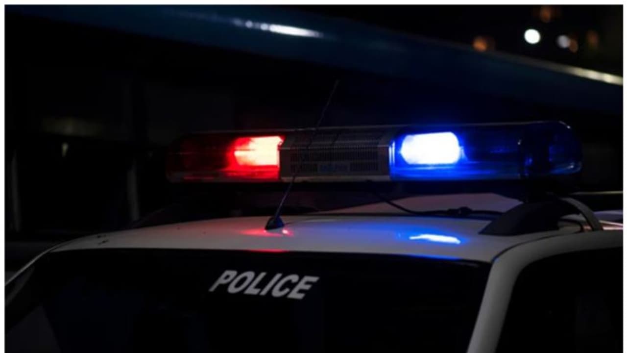  ആൺസുഹൃത്തിനെ കത്തി കാട്ടി ഭീഷണിപ്പെടുത്തി; കോളേജ് വിദ്യാർത്ഥിനിയെ ആറം​ഗ സംഘം ബലാത്സം​ഗം ചെയ്തു