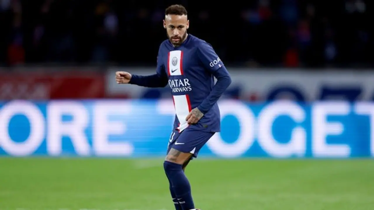 കാസമിറോയും ഇടപ്പെട്ടു! നെയ്മര്‍ മാഞ്ചസ്റ്റര്‍ യുണൈറ്റഡിലേക്കെന്ന് സൂചന; വിടാതെ ന്യൂകാസില്‍