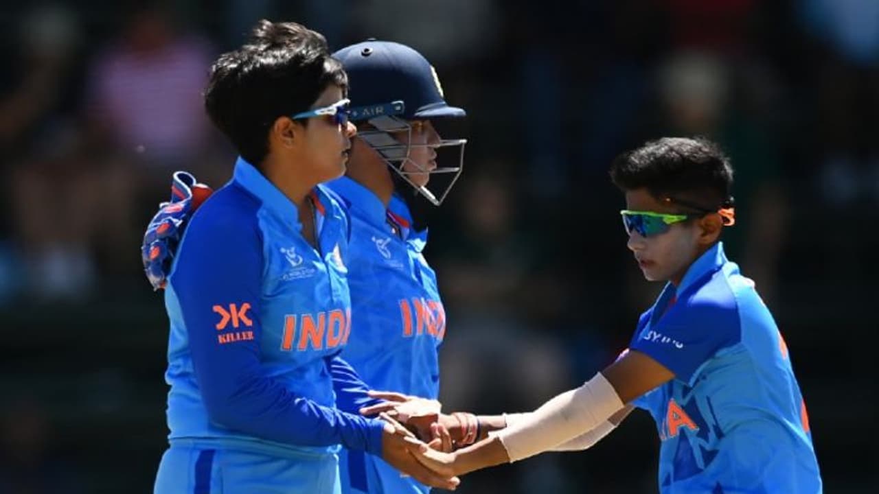 అండర్19 వుమెన్స్ వరల్డ్ కప్: టీమిండియాకి శుభారంభం... సౌతాఫ్రికాతో మ్యాచ్లో ఘన విజయం... అండర్19 వుమెన్స్ వరల్డ్ కప్: టీమిండియాకి శుభారంభం... సౌతాఫ్రికాతో మ్యాచ్లో ఘన విజయం...