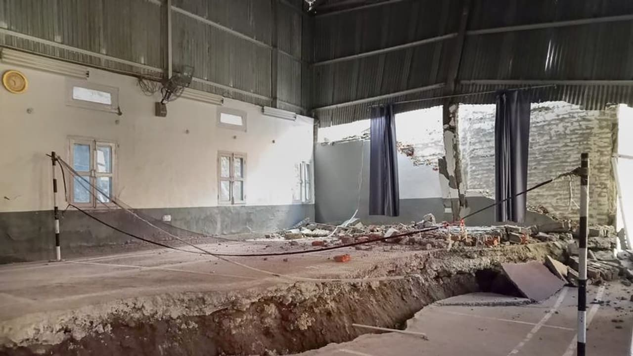 Joshimath land subsidence: Govt run bodies told not to talk to media, ISRO images 'withdrawn'