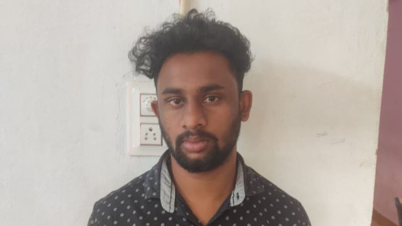 കെഎസ്ആര്ടിസി ബസ് സ്റ്റാന്റില് എം.ഡി.എം.എ പിടികൂടിയ സംഭവം; ഒരാൾ കൂടി അറസ്റ്റിൽ കെഎസ്ആര്ടിസി ബസ് സ്റ്റാന്റില് എം.ഡി.എം.എ പിടികൂടിയ സംഭവം; ഒരാൾ കൂടി അറസ്റ്റിൽ