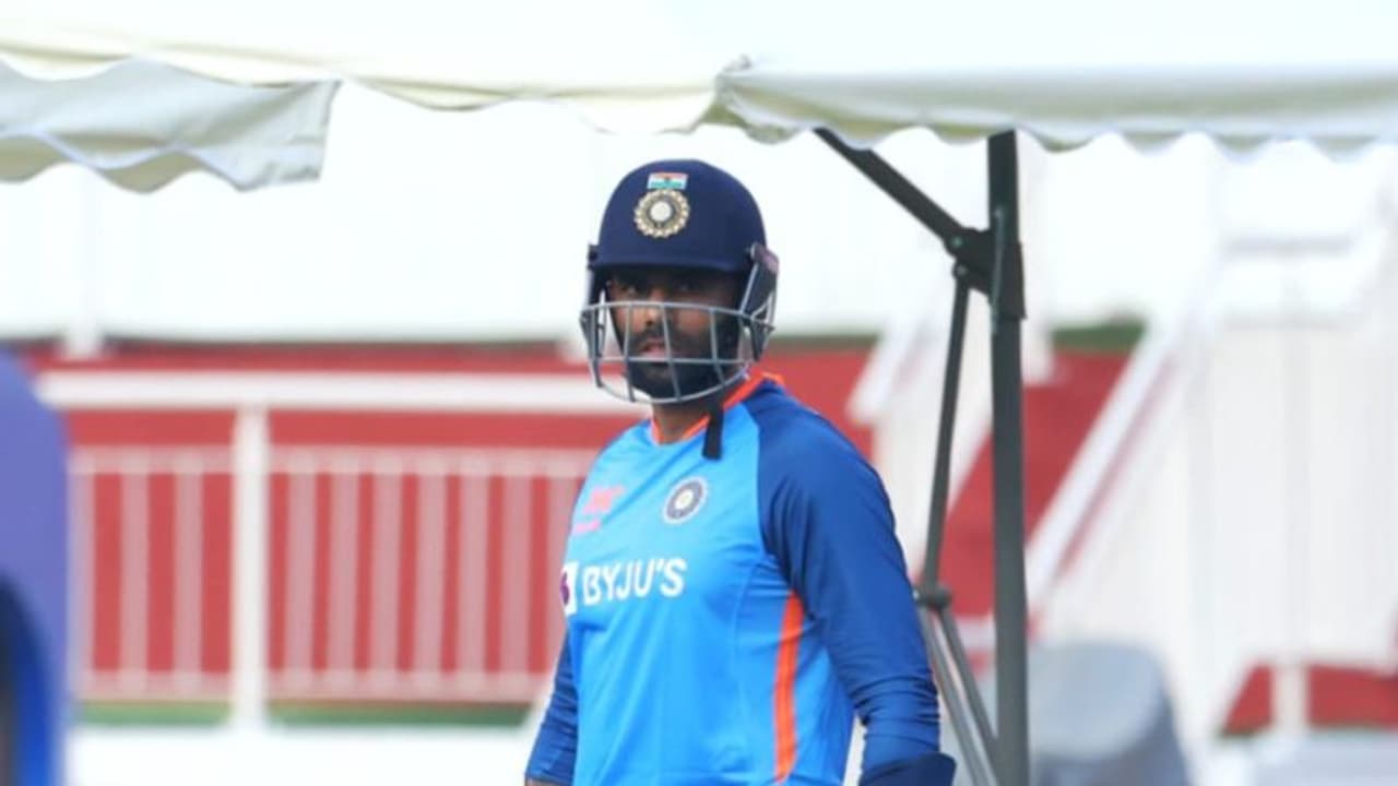 ഗ്രീന്ഫീല്ഡിന്റെ ആകാശം 'സ്കൈ'യുടേതാകുമോ; എല്ലാ കണ്ണുകളും സൂര്യകുമാര് യാദവില് ഗ്രീന്ഫീല്ഡിന്റെ ആകാശം 'സ്കൈ'യുടേതാകുമോ; എല്ലാ കണ്ണുകളും സൂര്യകുമാര് യാദവില്