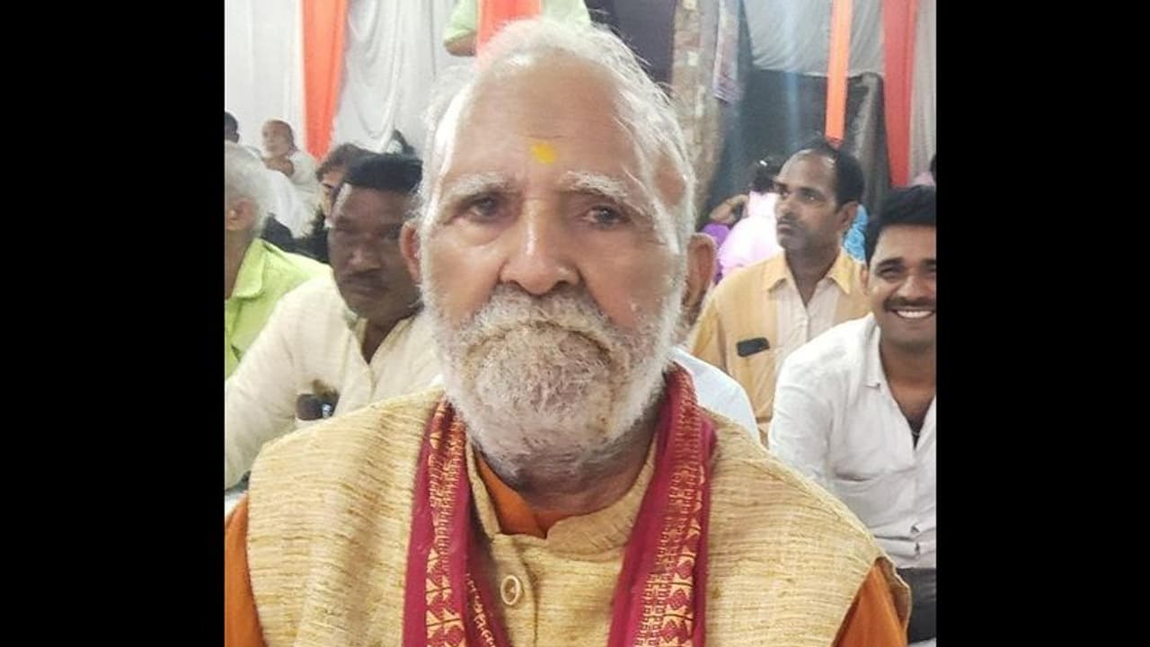 మెట్లపై నుంచి పడి యూపీ మాజీ ఎమ్మెల్యే, బీజేపీ సీనియర్ నేత సుందర్లాల్ దీక్షిత్ మృతి మెట్లపై నుంచి పడి యూపీ మాజీ ఎమ్మెల్యే, బీజేపీ సీనియర్ నేత సుందర్లాల్ దీక్షిత్ మృతి