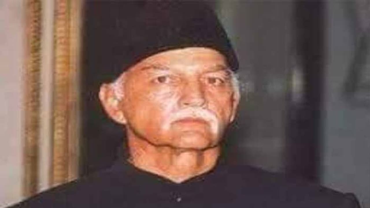 చివరి నిజాం ముకరం జా భౌతికకాయానికి కేసీఆర్ నివాళులు